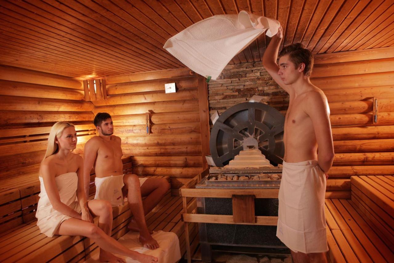 Spa Hotel Lanterna Velké Karlovice Екстериор снимка