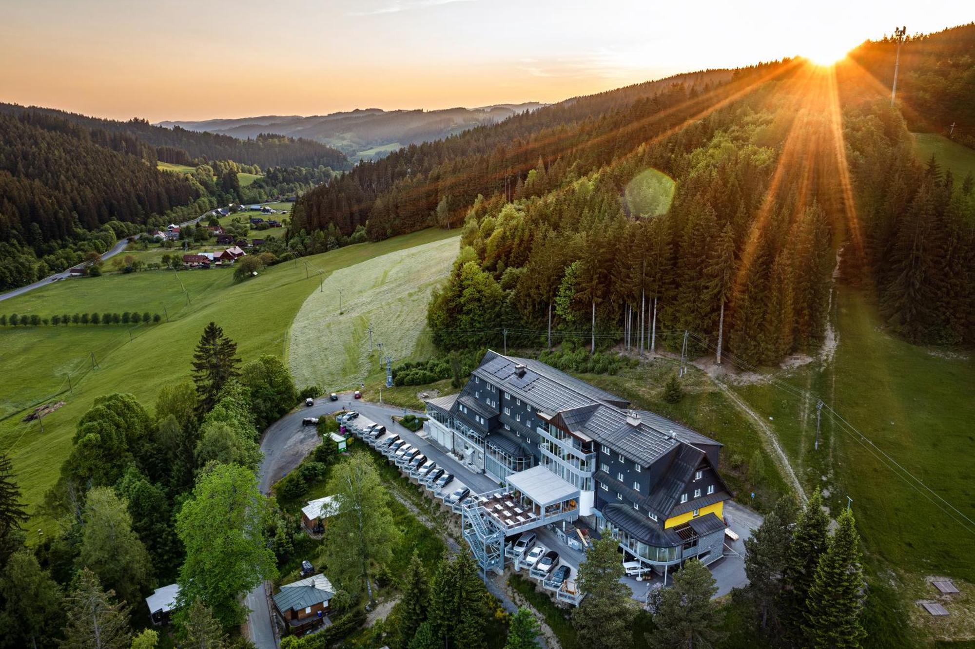 Spa Hotel Lanterna Velké Karlovice Екстериор снимка